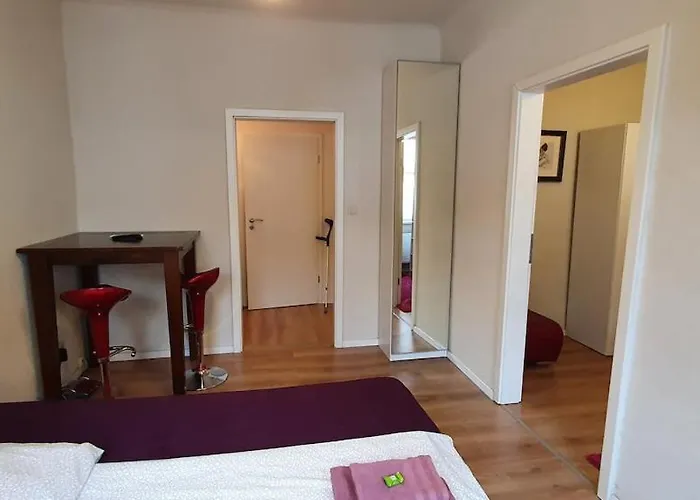 G1r Great Near Hans Albers Platz, * Hamburg